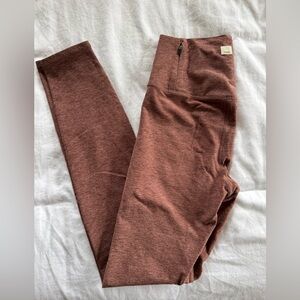 NWOT Vuori legging size small tall